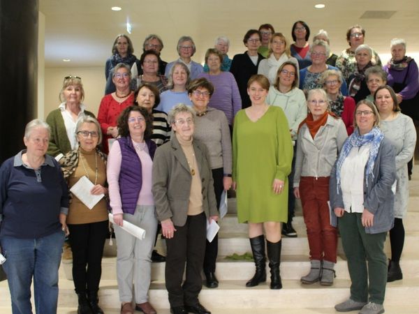 Frauen besuchen Landtag